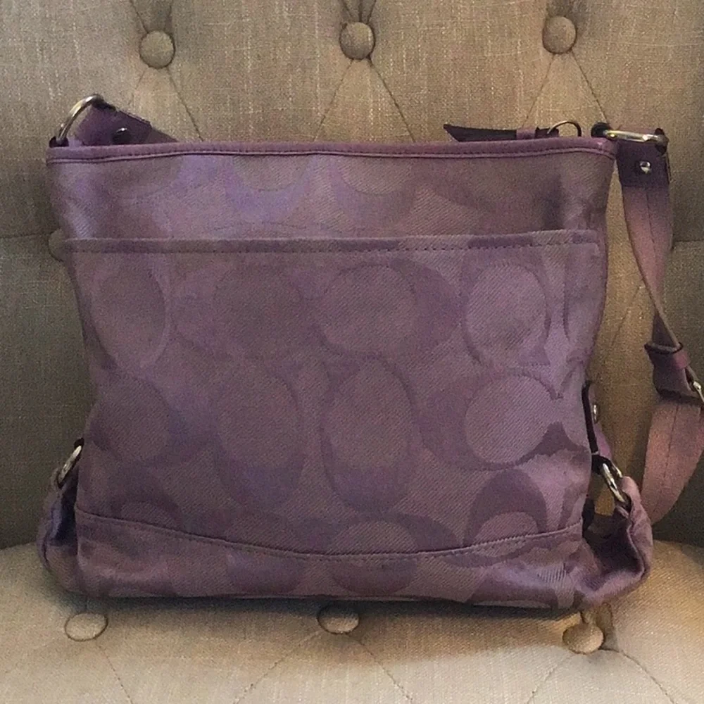 Coach great condition - Picture 2 of 9